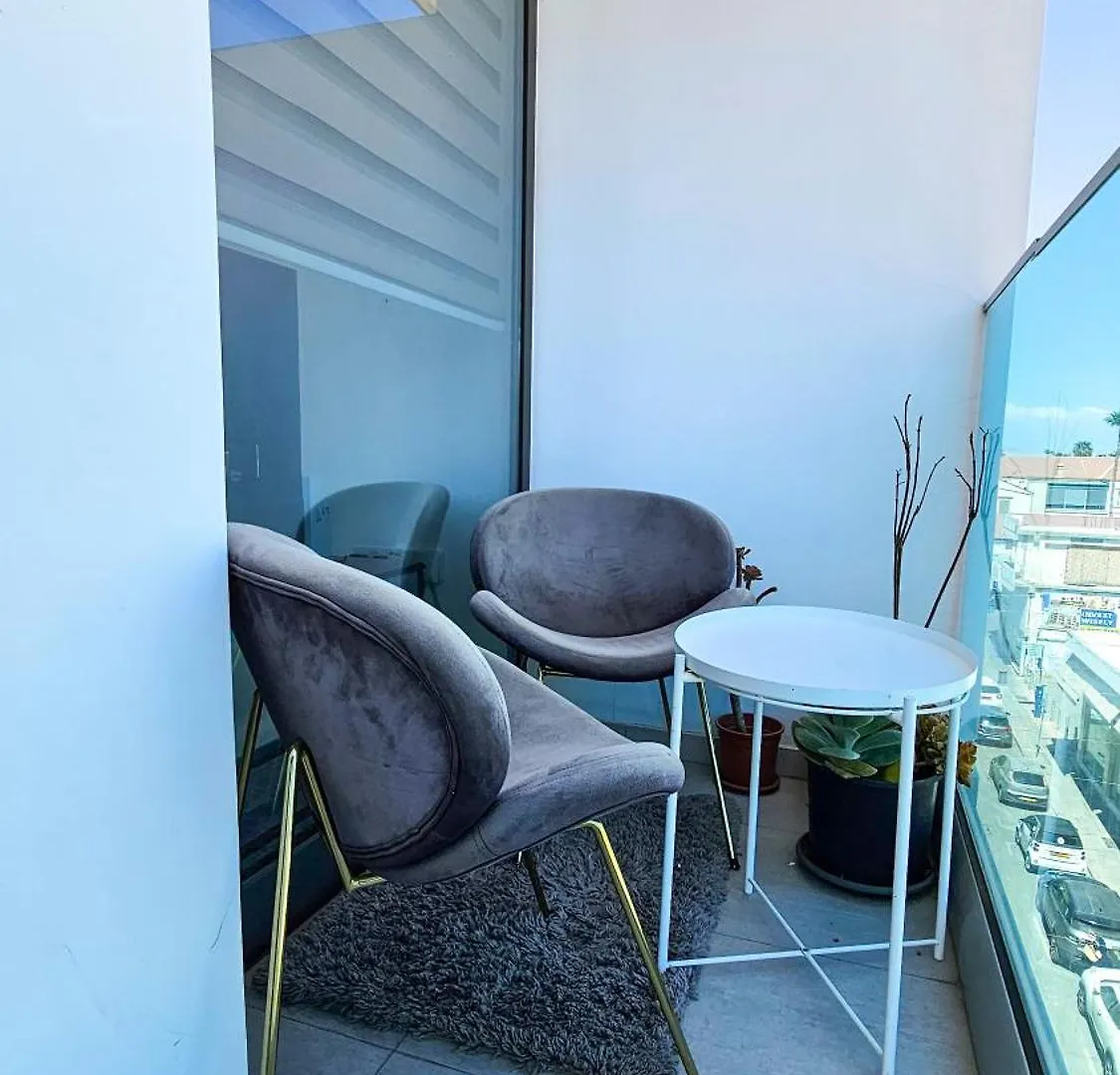 Seaview Business Hub Apartment ラルナカ